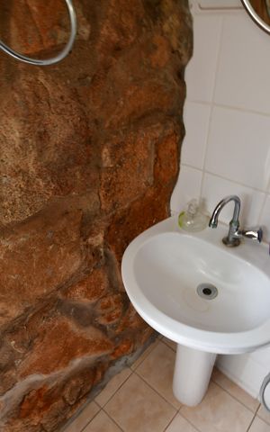 Casa para alugar com 430m², 4 quartos e 2 vagasBanheiro externo
