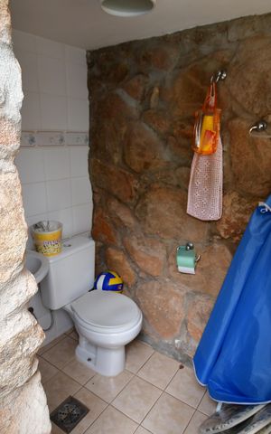Casa para alugar com 430m², 4 quartos e 2 vagasBanheiro externo