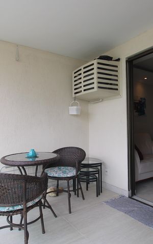 Apartamento à venda com 65m², 2 quartos e 1 vagaSala - Varanda