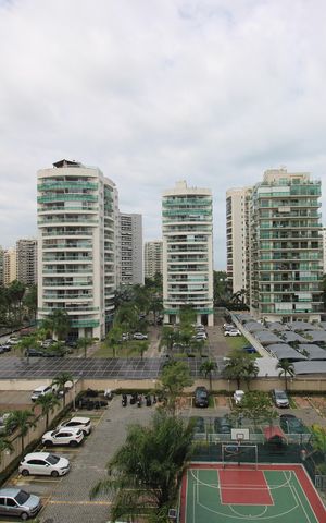 Apartamento à venda com 65m², 2 quartos e 1 vagaSala - Varanda