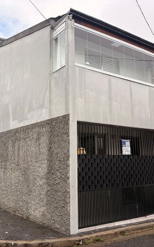 Casa para alugar com 120m², 3 quartos e 1 vaga Casa para alugar com 120m², 3 quartos e 1 vagaFachada + plaquinha NEBF-232