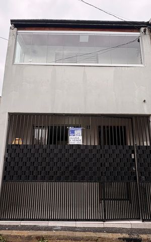 Casa para alugar com 120m², 3 quartos e 1 vaga Casa para alugar com 120m², 3 quartos e 1 vagaFachada + plaquinha NEBF-232