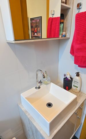 Apartamento à venda com 56m², 2 quartos e 1 vagaBanheiro Social