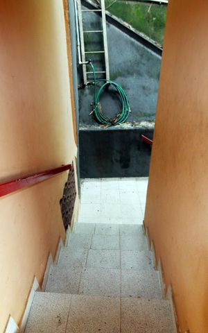 Apartamento para alugar com 65m², 1 quarto e sem vagaEscada de acesso
