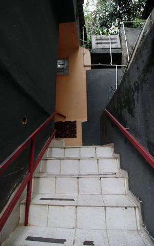 Apartamento para alugar com 65m², 1 quarto e sem vagaEscada de acesso