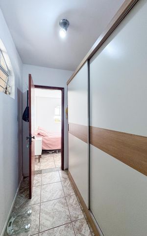 Casa à venda com 180m², 5 quartos e 4 vagas Casa à venda com 180m², 5 quartos e 4 vagasclosed