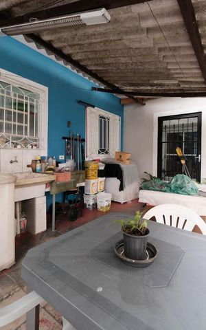 Casa à venda com 100m², 4 quartos e 5 vagasÁrea externa