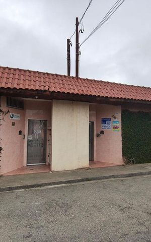 Casa à venda com 100m², 4 quartos e 5 vagas Casa à venda com 100m², 4 quartos e 5 vagasFachada