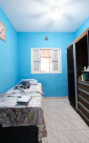 Casa à venda com 100m², 4 quartos e 5 vagasQuarto
