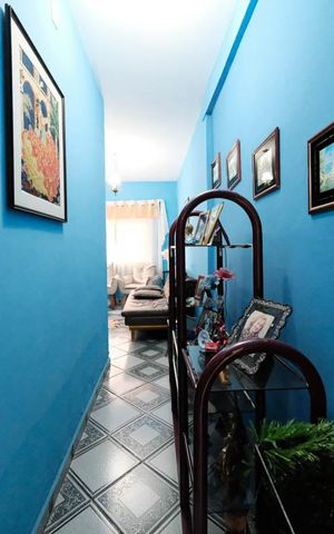 Casa à venda com 100m², 4 quartos e 5 vagasSala