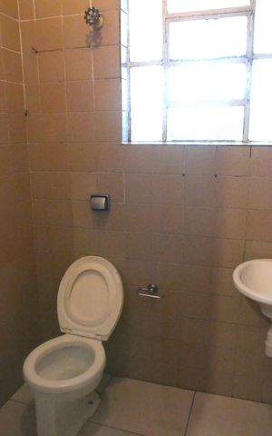 Casa para alugar com 40m², 1 quarto e sem vaga Casa para alugar com 40m², 1 quarto e sem vagaBanheiro