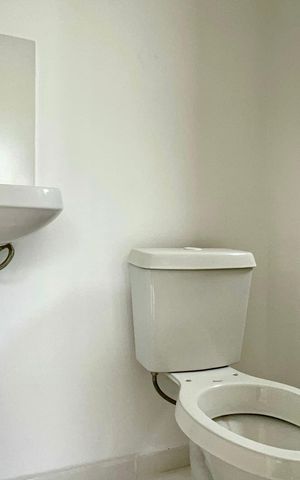 Studio para alugar com 30m², 1 quarto e sem vaga Studio para alugar com 30m², 1 quarto e sem vagaBanheiro
