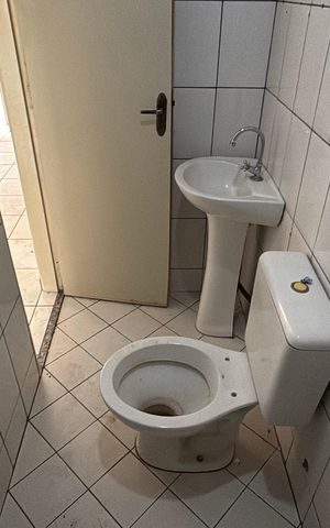Studio para alugar com 45m², 2 quartos e 1 vaga Studio para alugar com 45m², 2 quartos e 1 vagaBanheiro social