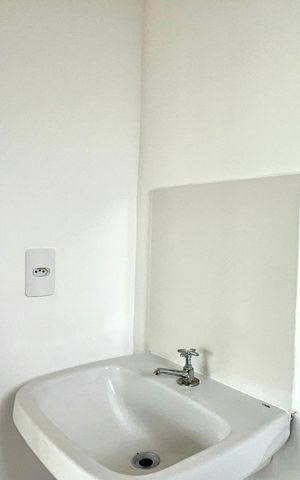 Studio para alugar com 30m², 1 quarto e sem vaga Studio para alugar com 30m², 1 quarto e sem vagaBanheiro