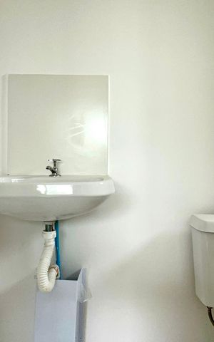 Studio para alugar com 30m², 1 quarto e sem vaga Studio para alugar com 30m², 1 quarto e sem vagaBanheiro