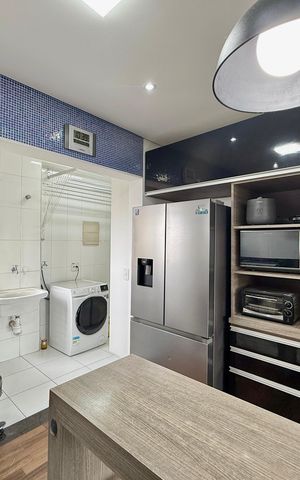 Apartamento à venda com 103m², 2 quartos e 2 vagas Apartamento à venda com 103m², 2 quartos e 2 vagasCozinha