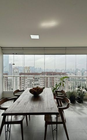 Apartamento à venda com 103m², 2 quartos e 2 vagas Apartamento à venda com 103m², 2 quartos e 2 vagasVaranda
