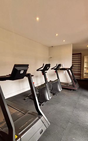 Apartamento à venda com 77m², 2 quartos e 2 vagas Apartamento à venda com 77m², 2 quartos e 2 vagasÁrea comum - Academia