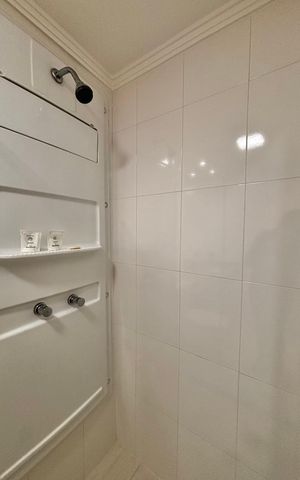 Apartamento à venda com 77m², 2 quartos e 2 vagas Apartamento à venda com 77m², 2 quartos e 2 vagasBanheiro