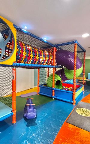 Apartamento à venda com 77m², 2 quartos e 2 vagas Apartamento à venda com 77m², 2 quartos e 2 vagasBrinquedoteca