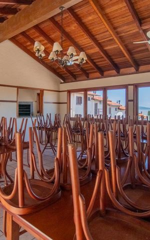 Casa de condomínio à venda com 173m², 3 quartos e 3 vagas Casa de condomínio à venda com 173m², 3 quartos e 3 vagasÁrea comum - Salão de festas