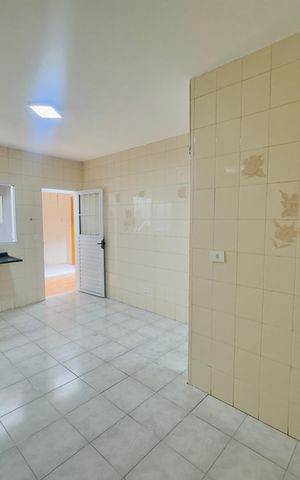 Casa para alugar com 160m², 2 quartos e 2 vagas Casa para alugar com 160m², 2 quartos e 2 vagasCozinha