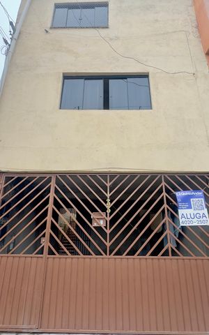Casa para alugar com 80m², 3 quartos e sem vaga Casa para alugar com 80m², 3 quartos e sem vagaPlaca instalada na fachada do imóvel