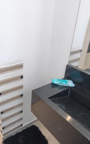 Casa à venda com 235m², 3 quartos e 3 vagas Casa à venda com 235m², 3 quartos e 3 vagasLavabo