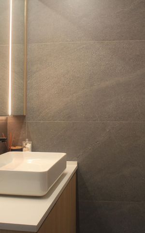 Apartamento para alugar com 140m², 3 quartos e 4 vagasBanheiro da Suíte 1