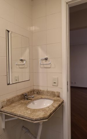 Apartamento à venda com 61m², 3 quartos e 1 vaga Apartamento à venda com 61m², 3 quartos e 1 vagaBanheiro