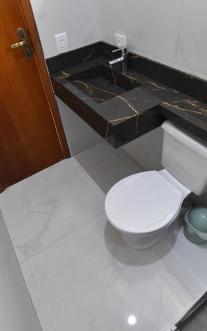 Casa à venda com 75m², 2 quartos e 2 vagasBanheiro