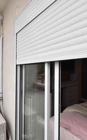 Casa à venda com 75m², 2 quartos e 2 vagasSacada do Quarto 2