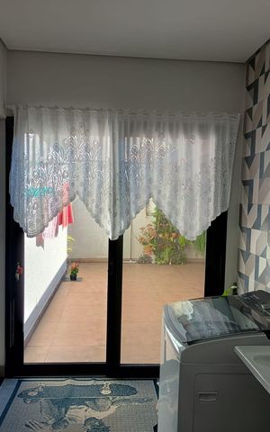 Casa à venda com 160m², 3 quartos e 2 vagas Casa à venda com 160m², 3 quartos e 2 vagasÁrea de serviço