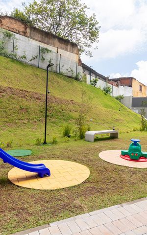 Apartamento à venda com 37m², 2 quartos e sem vaga Apartamento à venda com 37m², 2 quartos e sem vagaÁrea comum - Playground