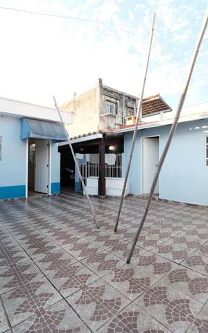 Casa à venda com 129m², 3 quartos e 4 vagasÁrea externa