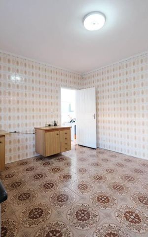 Casa à venda com 129m², 3 quartos e 4 vagasCozinha e Área de Serviço