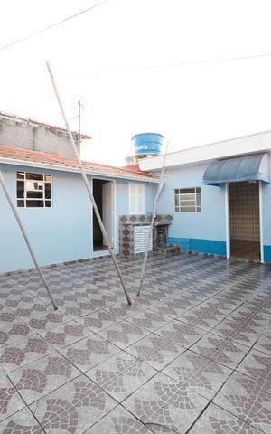 Casa à venda com 129m², 3 quartos e 4 vagasÁrea externa