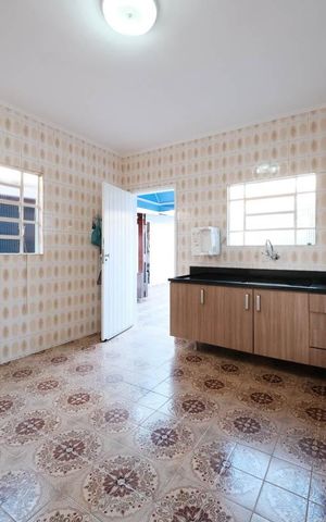 Casa à venda com 129m², 3 quartos e 4 vagasCozinha e Área de Serviço