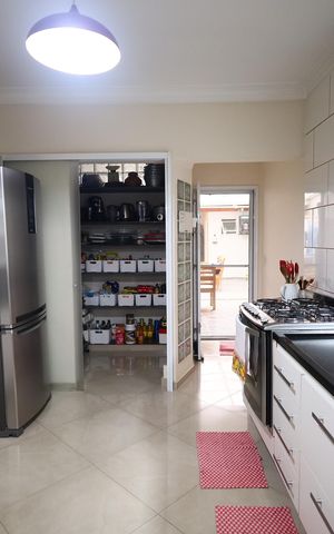 Casa à venda com 160m², 4 quartos e 2 vagasCozinha