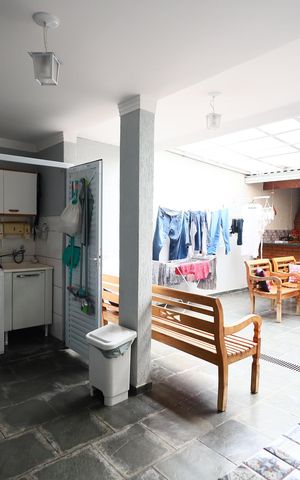 Casa à venda com 160m², 4 quartos e 2 vagasÁrea de Serviço