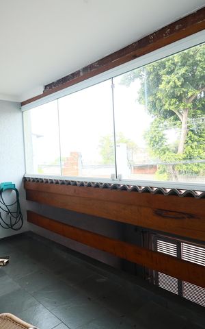 Casa à venda com 160m², 4 quartos e 2 vagasVaranda 