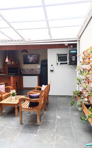 Casa à venda com 160m², 4 quartos e 2 vagasChurrasqueira