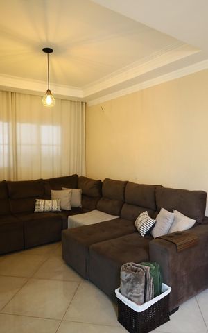Casa à venda com 160m², 4 quartos e 2 vagasSala