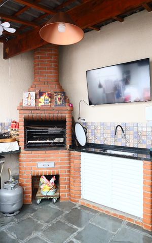 Casa à venda com 160m², 4 quartos e 2 vagasChurrasqueira