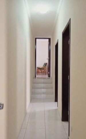 Casa à venda com 248m², 3 quartos e 6 vagas Casa à venda com 248m², 3 quartos e 6 vagasCorredor
