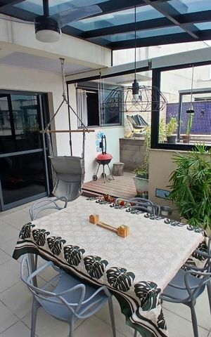 Apartamento à venda com 137m², 3 quartos e 2 vagas Apartamento à venda com 137m², 3 quartos e 2 vagasVaranda