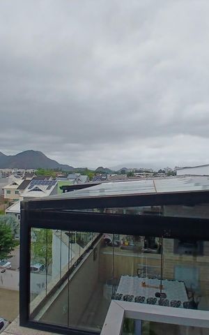 Apartamento à venda com 137m², 3 quartos e 2 vagas Apartamento à venda com 137m², 3 quartos e 2 vagasVaranda