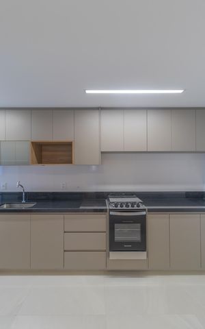 Apartamento à venda com 83m², 3 quartos e 2 vagas Apartamento à venda com 83m², 3 quartos e 2 vagasCozinha e Área de Serviço