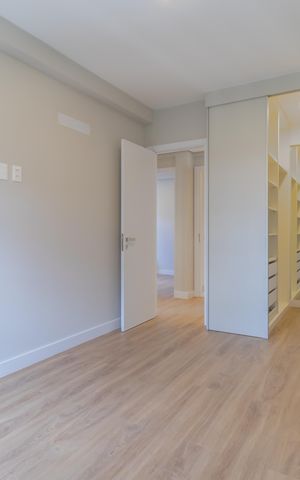 Apartamento à venda com 74m², 3 quartos e 2 vagas Apartamento à venda com 74m², 3 quartos e 2 vagasSuíte