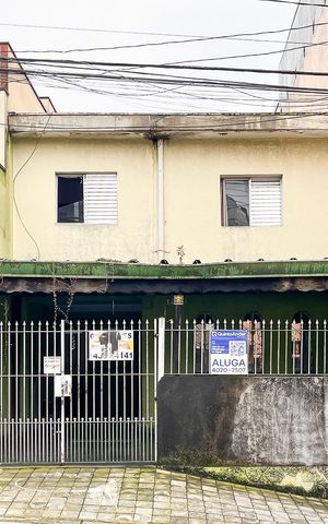 Casa para alugar com 107m², 4 quartos e 1 vagaFachada 